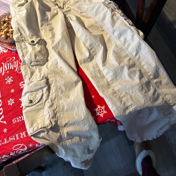 Urbane Outfitters cargo pants - Picture 2 of 2